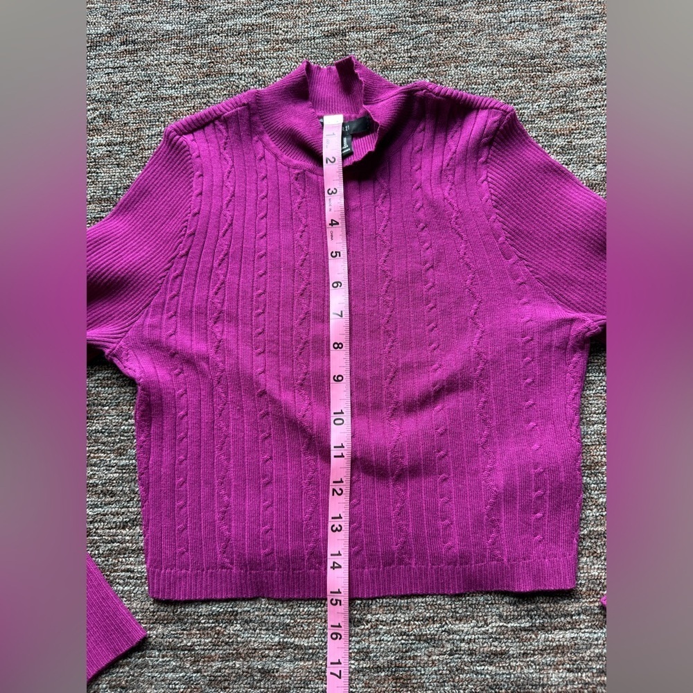 Forever 21 Cropped Cable Knit Mock Neck valentines Sweater Size M - Picture 7 of 9